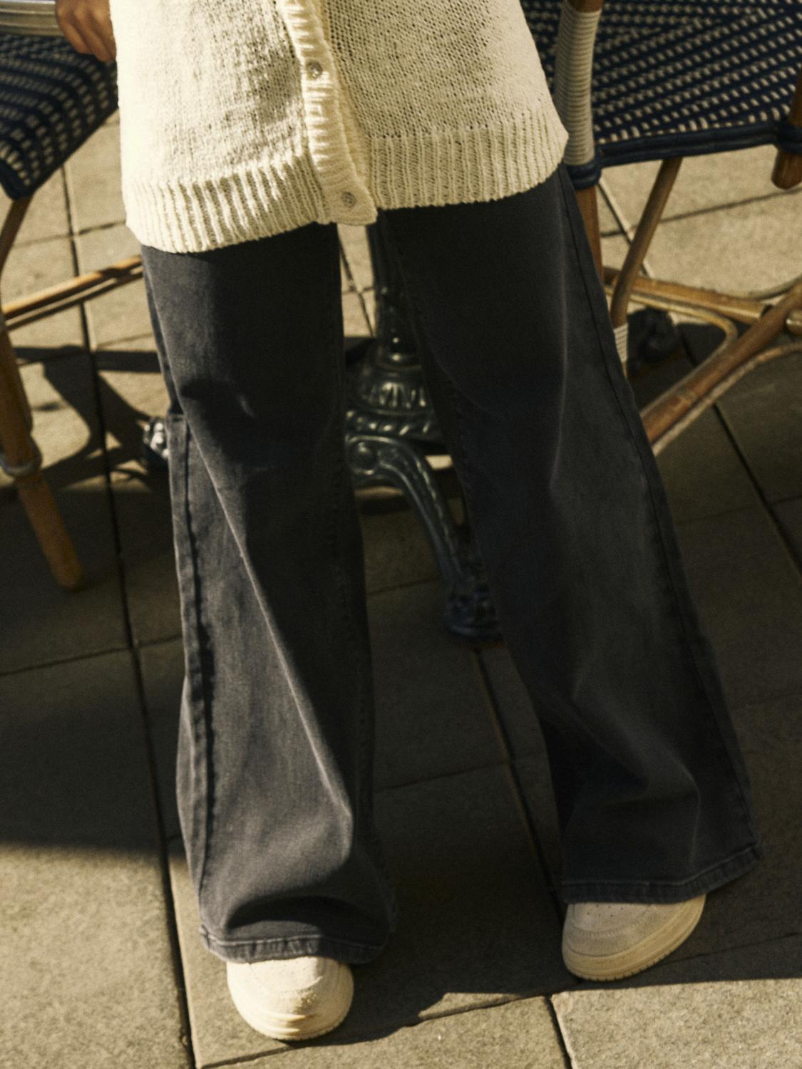 model_shot-creative